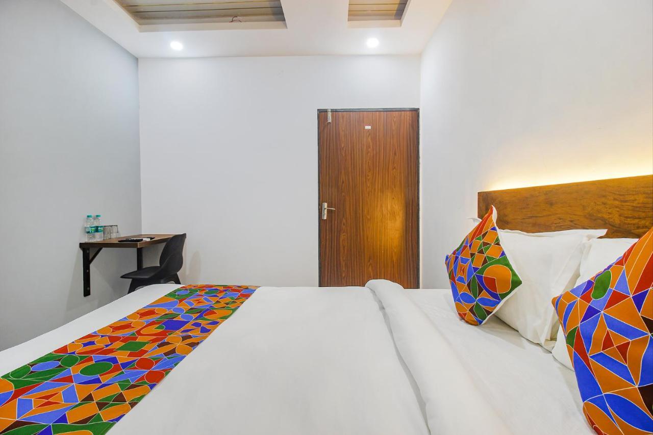 Fabhotel W Grand Suites - Nr Lanco Hills, Manikonda Hajdarábád Exteriér fotografie